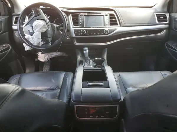 5TDKZRFH4HS523448 2017 TOYOTA HIGHLANDER - Image 8