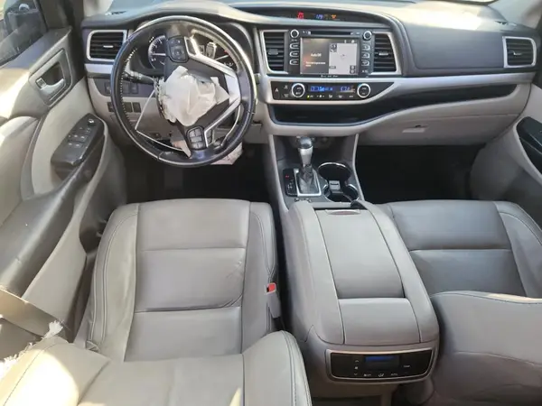5TDKZRFH4HS523773 2017 TOYOTA HIGHLANDER - Image 8