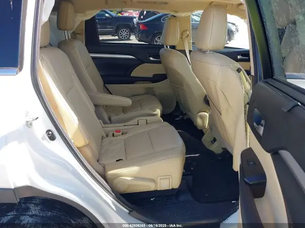 5TDKZRFH4HS525085 2017 TOYOTA HIGHLANDER - Image 8
