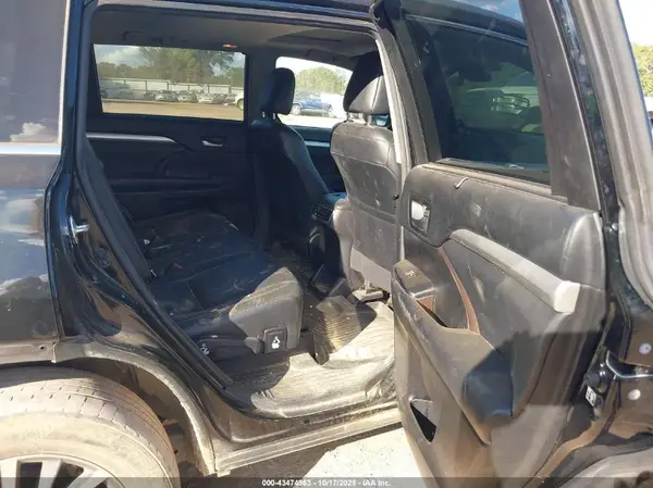 5TDKZRFH4HS525295 2017 TOYOTA HIGHLANDER - Image 8
