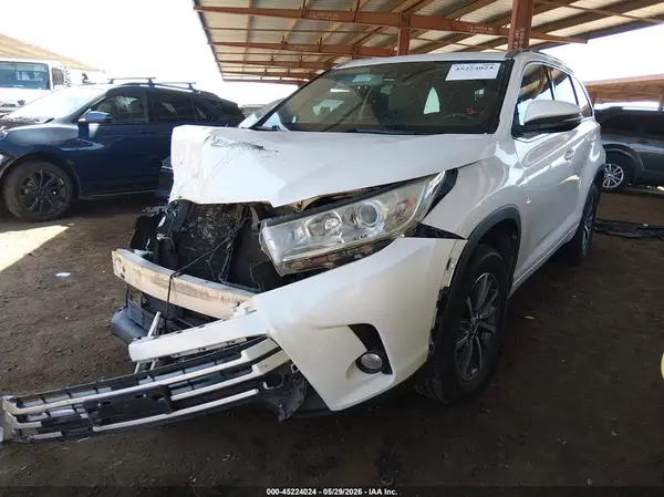 5TDKZRFH4HS525992 2017 TOYOTA HIGHLANDER - Image 2