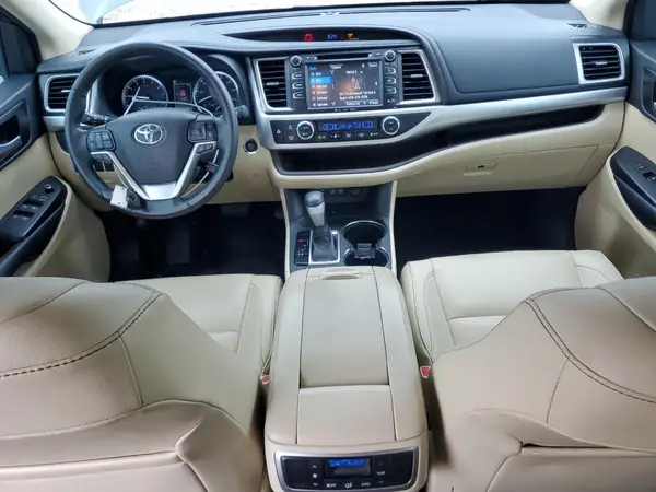 5TDKZRFH4JS239761 2018 TOYOTA HIGHLANDER - Image 8