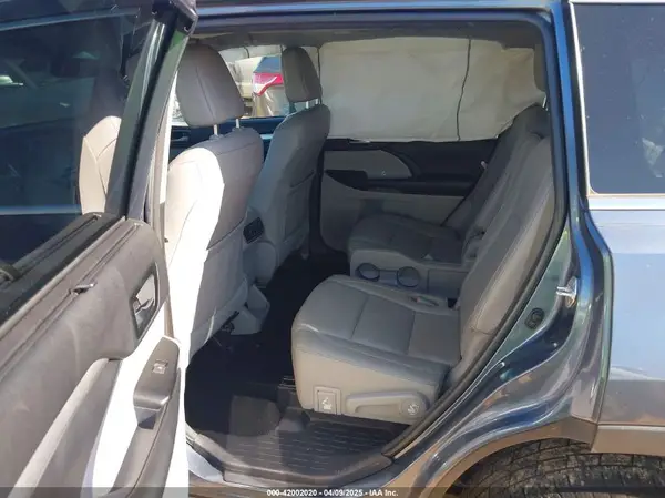 5TDKZRFH4JS244328 2018 TOYOTA HIGHLANDER - Image 8