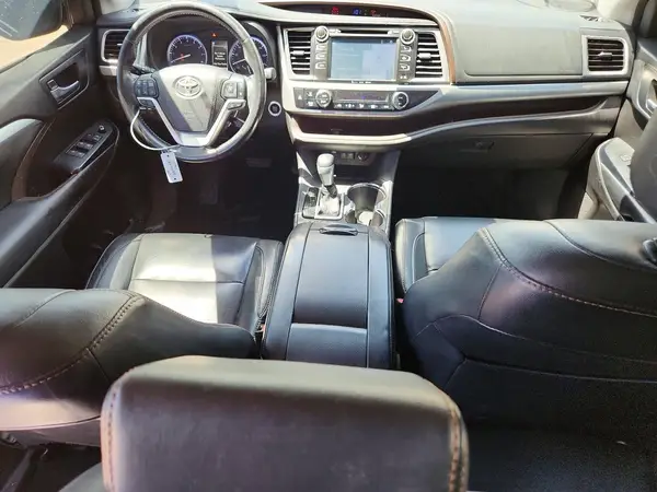 5TDKZRFH4JS258715 2018 TOYOTA HIGHLANDER - Image 8