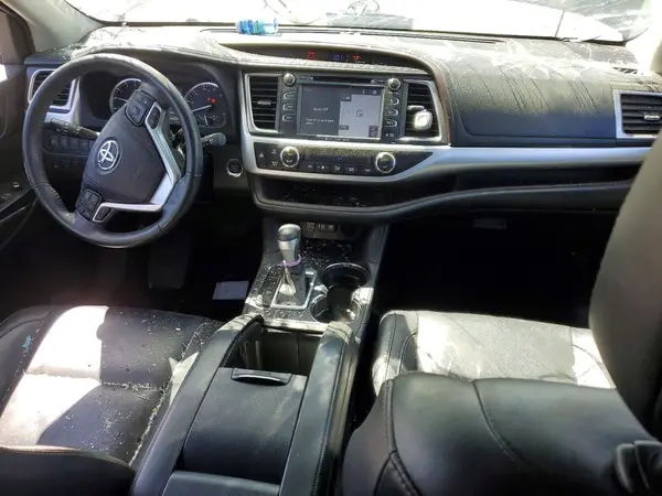 5TDKZRFH4JS265356 2018 TOYOTA HIGHLANDER - Image 8