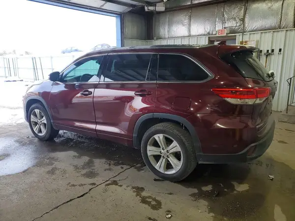 5TDKZRFH4JS272422 2018 TOYOTA HIGHLANDER - Image 2