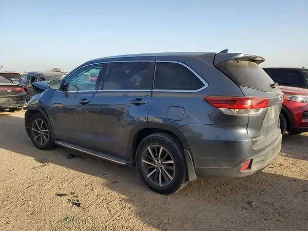 5TDKZRFH4JS281413 2018 TOYOTA HIGHLANDER - Image 2