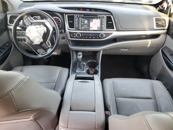 5TDKZRFH4JS281413 2018 TOYOTA HIGHLANDER - Image 8