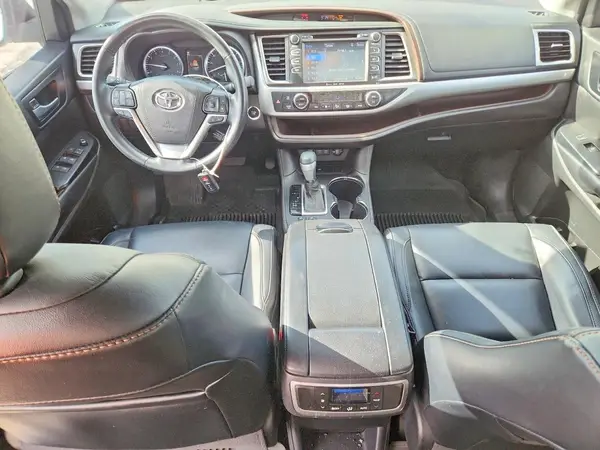 5TDKZRFH4JS533077 2018 TOYOTA HIGHLANDER - Image 8