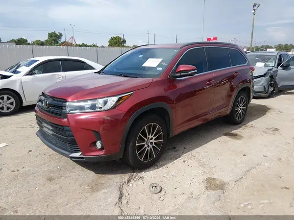 5TDKZRFH4JS533919 2018 TOYOTA HIGHLANDER - Image 2
