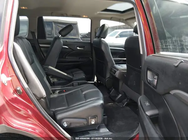 5TDKZRFH4JS533919 2018 TOYOTA HIGHLANDER - Image 8