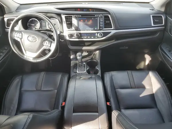 5TDKZRFH4JS535167 2018 TOYOTA HIGHLANDER - Image 8