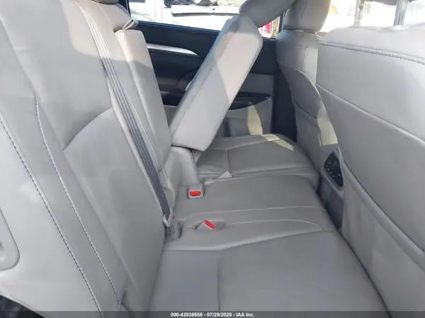 5TDKZRFH4JS535248 2018 TOYOTA HIGHLANDER - Image 8