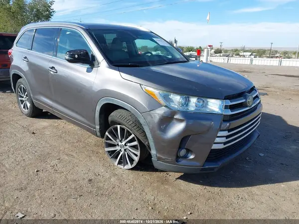 5TDKZRFH4JS538120 2018 TOYOTA HIGHLANDER - Image 1