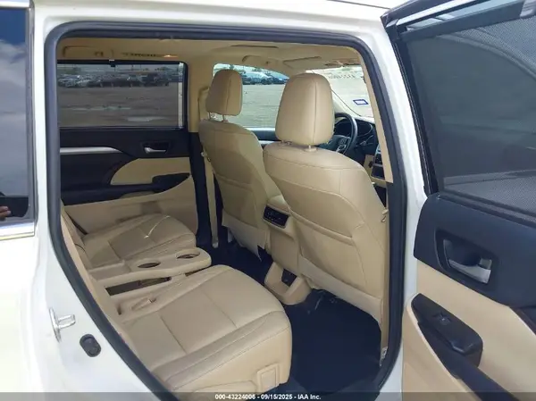 5TDKZRFH4JS541230 2018 TOYOTA HIGHLANDER - Image 8