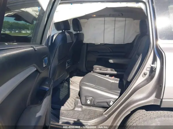 5TDKZRFH4JS544015 2018 TOYOTA HIGHLANDER - Image 8