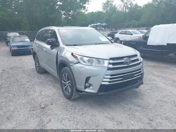 5TDKZRFH4JS544239 2018 TOYOTA HIGHLANDER - Image 1