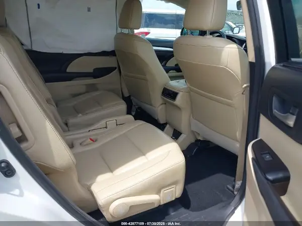 5TDKZRFH4JS546122 2018 TOYOTA HIGHLANDER - Image 8