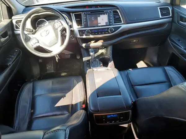 5TDKZRFH4JS546931 2018 TOYOTA HIGHLANDER - Image 8