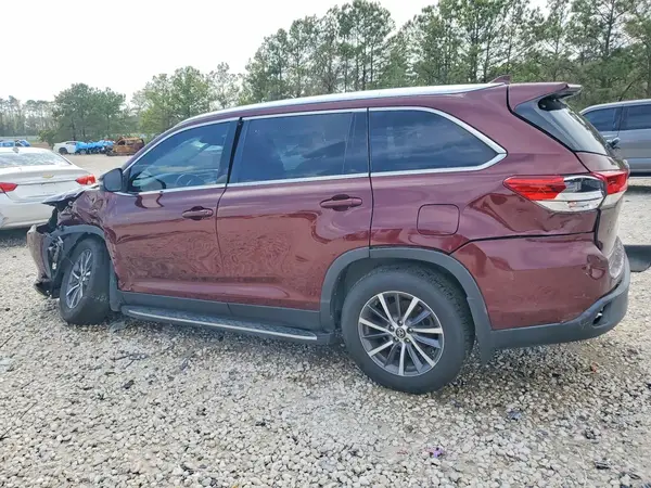 5TDKZRFH4KS290257 2019 TOYOTA HIGHLANDER - Image 2