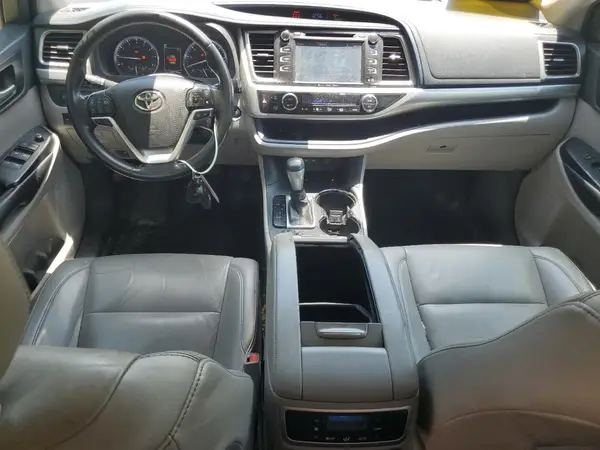 5TDKZRFH4KS294342 2019 TOYOTA HIGHLANDER - Image 8