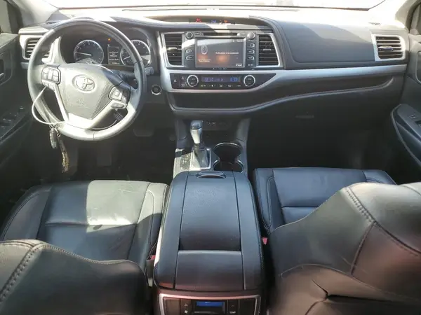 5TDKZRFH4KS305291 2019 TOYOTA HIGHLANDER - Image 8