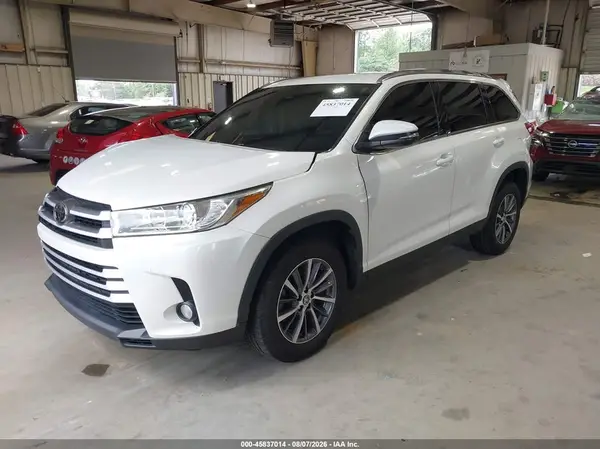 5TDKZRFH4KS311513 2019 TOYOTA HIGHLANDER - Image 2