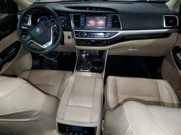 5TDKZRFH4KS311592 2019 TOYOTA HIGHLANDER - Image 8