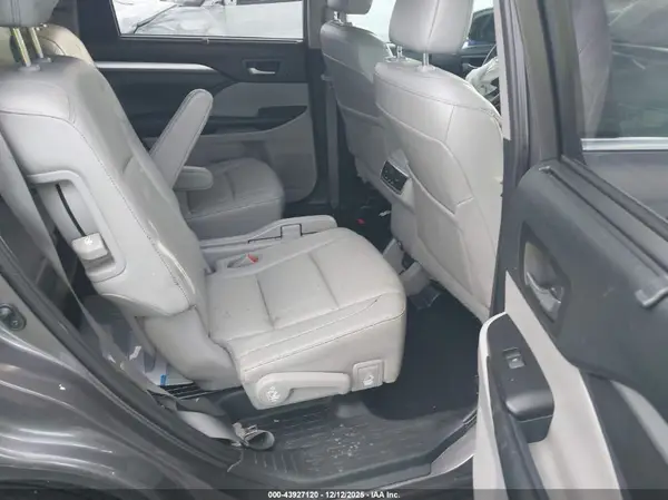 5TDKZRFH4KS315450 2019 TOYOTA HIGHLANDER - Image 8