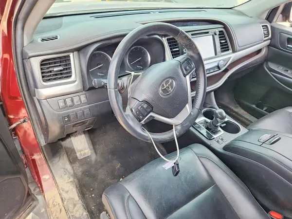 5TDKZRFH4KS325931 2019 TOYOTA HIGHLANDER - Image 8