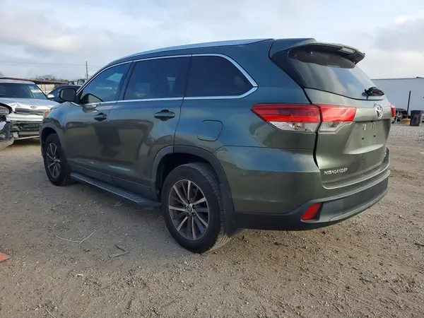 5TDKZRFH4KS339246 2019 TOYOTA HIGHLANDER - Image 2