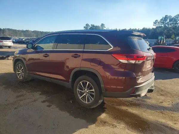 5TDKZRFH4KS340218 2019 TOYOTA HIGHLANDER - Image 2