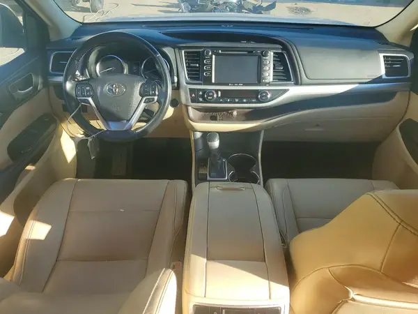 5TDKZRFH4KS340218 2019 TOYOTA HIGHLANDER - Image 8