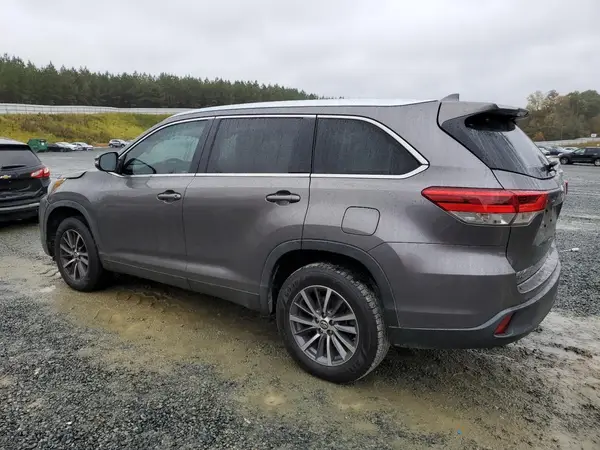5TDKZRFH4KS343751 2019 TOYOTA HIGHLANDER - Image 2