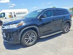 5TDKZRFH4KS349971 2019 TOYOTA HIGHLANDER