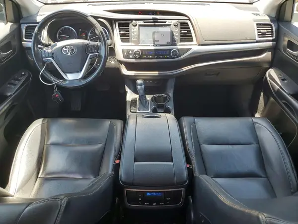 5TDKZRFH4KS349971 2019 TOYOTA HIGHLANDER - Image 8