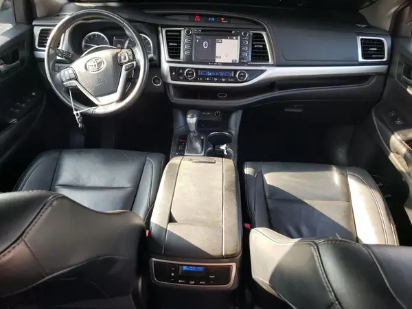 5TDKZRFH4KS351655 2019 TOYOTA HIGHLANDER - Image 8