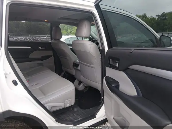 5TDKZRFH4KS356600 2019 TOYOTA HIGHLANDER - Image 8