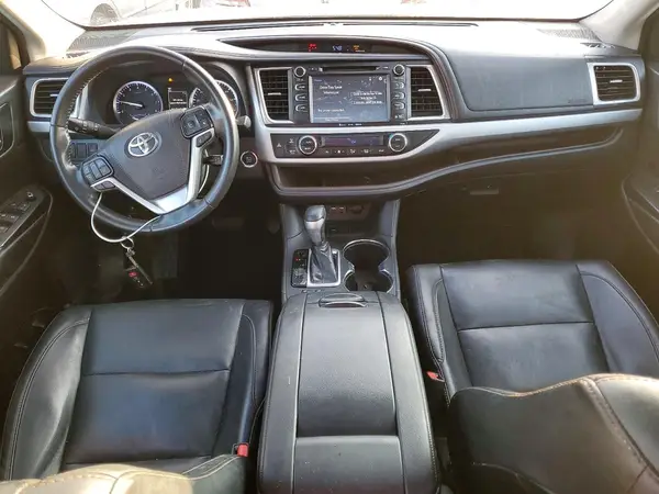 5TDKZRFH4KS359769 2019 TOYOTA HIGHLANDER - Image 8