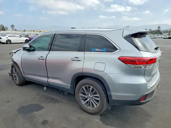 5TDKZRFH4KS365202 2019 TOYOTA HIGHLANDER - Image 2