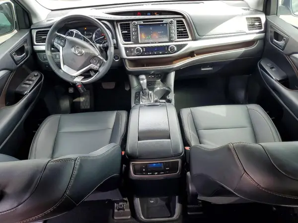 5TDKZRFH4KS365202 2019 TOYOTA HIGHLANDER - Image 8