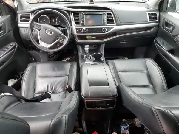 5TDKZRFH4KS365538 2019 TOYOTA HIGHLANDER - Image 8