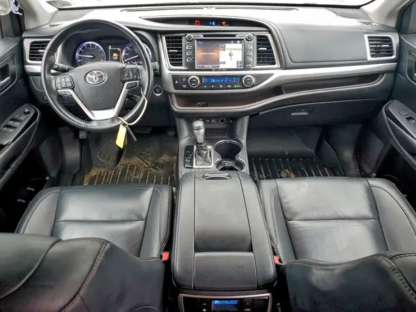 5TDKZRFH4KS552259 2019 TOYOTA HIGHLANDER - Image 8
