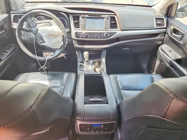 5TDKZRFH4KS552410 2019 TOYOTA HIGHLANDER - Image 8
