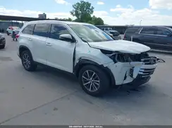 5TDKZRFH4KS555484 2019 TOYOTA HIGHLANDER