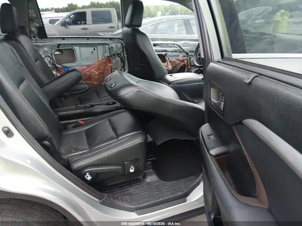 5TDKZRFH4KS556313 2019 TOYOTA HIGHLANDER - Image 8