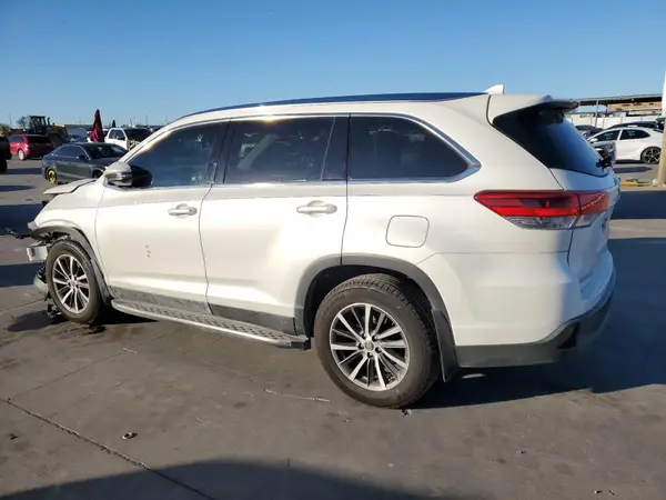 5TDKZRFH4KS556635 2019 TOYOTA HIGHLANDER - Image 2