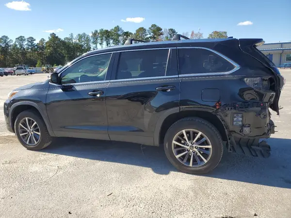 5TDKZRFH4KS556828 2019 TOYOTA HIGHLANDER - Image 2