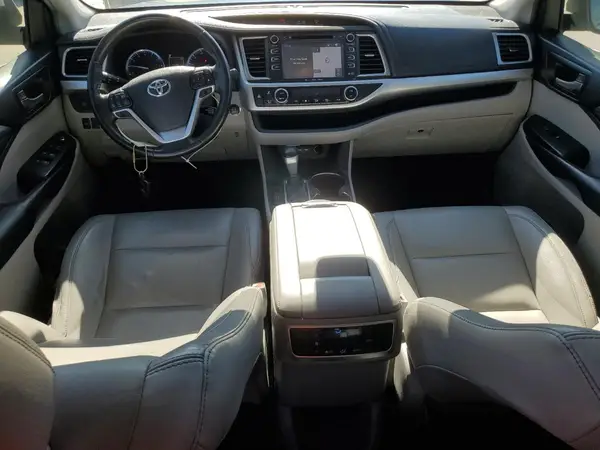5TDKZRFH4KS556828 2019 TOYOTA HIGHLANDER - Image 8