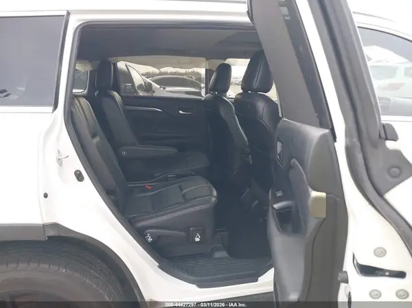 5TDKZRFH4KS560152 2019 TOYOTA HIGHLANDER - Image 8